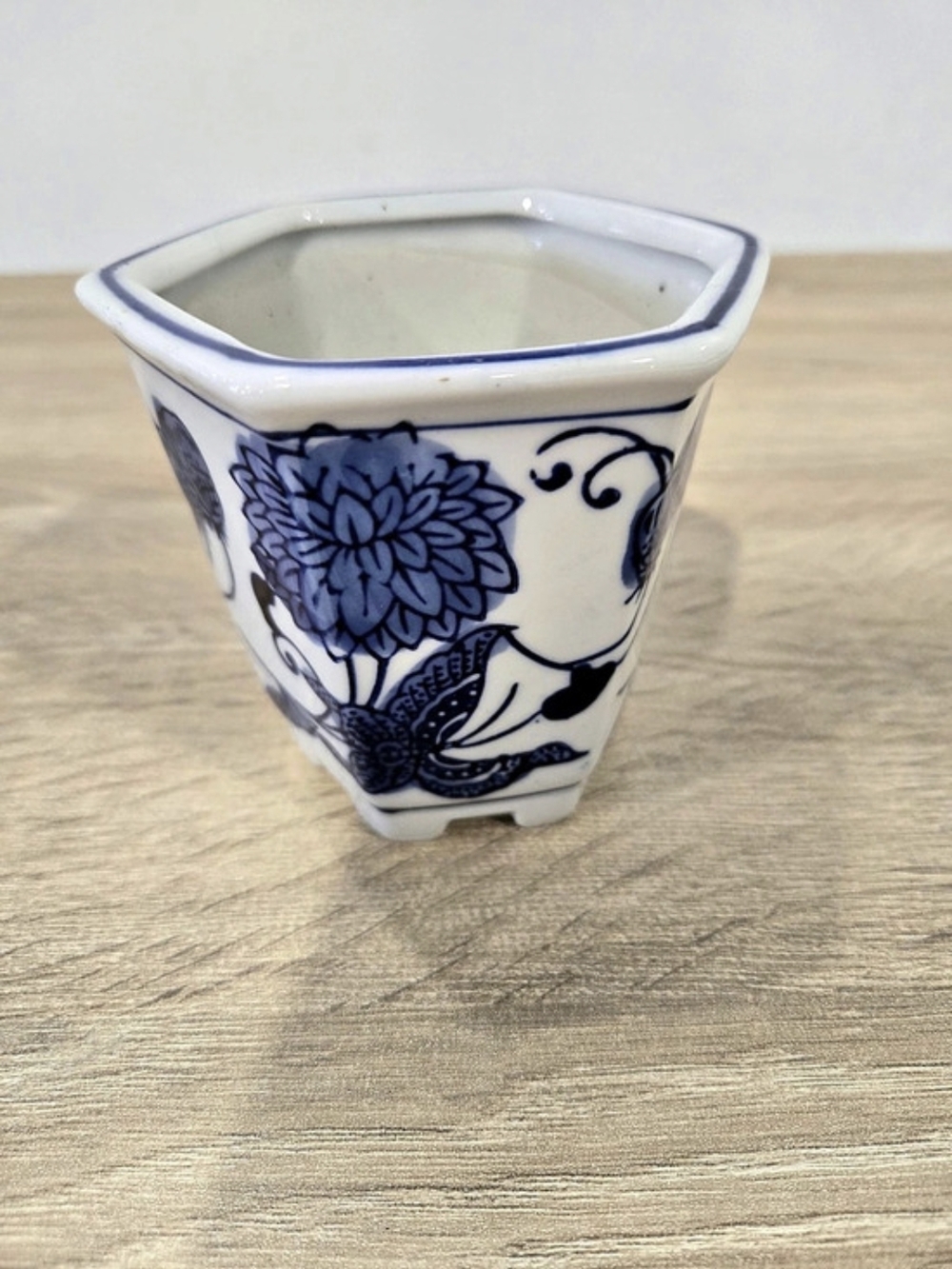 Vintage Chinoiserie Hexagonal Blue & White Ceramic Footed Flower Pot Planter